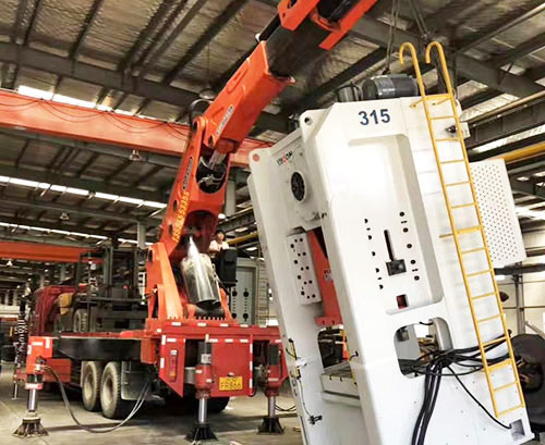 文成县附近随车吊出租，轻松解决运输难题