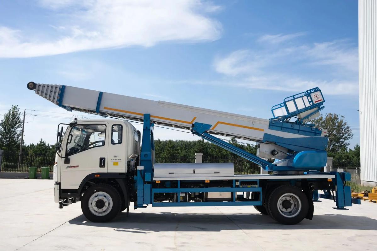 文成县云梯上料车租赁费用